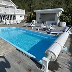 Spacious With Heated Pool And Stunning View Villa