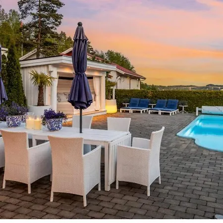 Spacious With Heated Pool And Stunning View Villa Tokenes