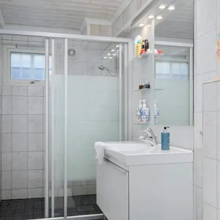 Villa Spacious With Heated Pool And Stunning View Tokenes