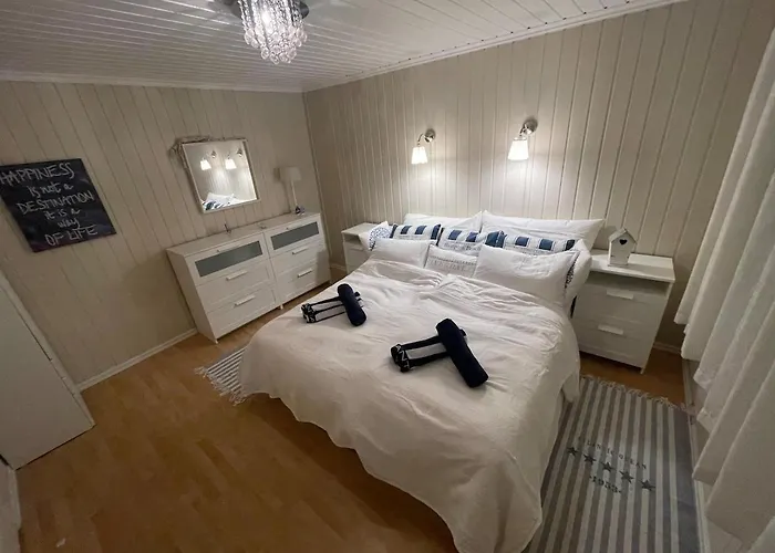 Spacious With Heated Pool And Stunning View فيلة *