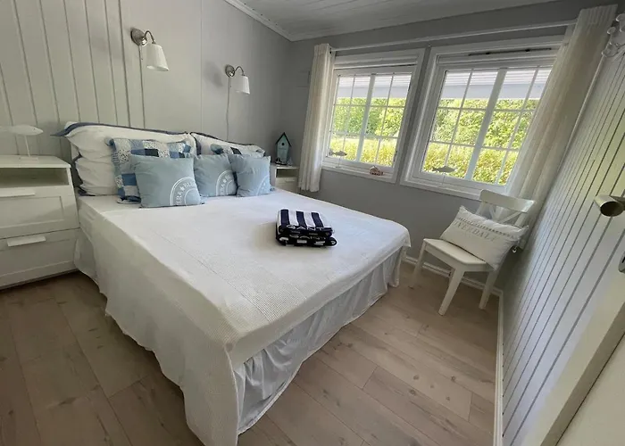Spacious With Heated Pool And Stunning View *