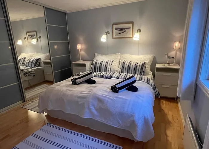 Spacious With Heated Pool And Stunning View *