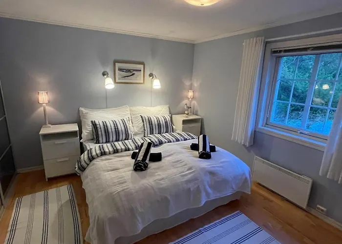 Spacious With Heated Pool And Stunning View Tokenes
