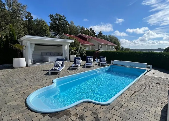 Spacious With Heated Pool And Stunning View 别墅